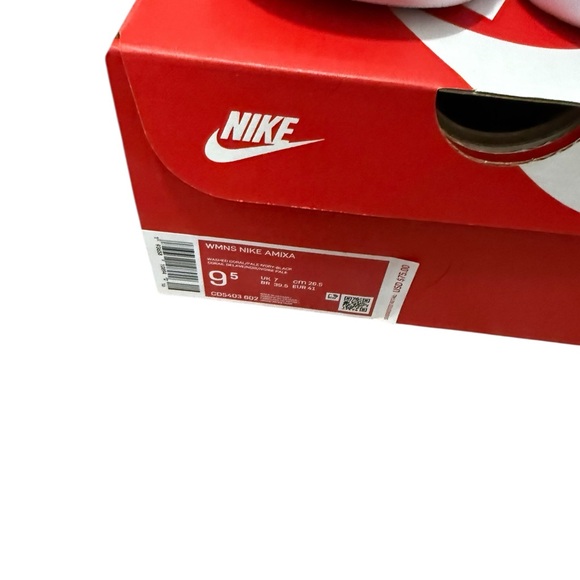 Nike NWT women’s sneakers - Picture 3 of 7